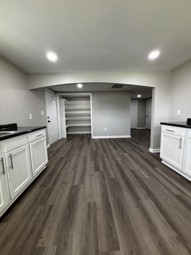 Building Photo - 1127 Olivia Ln