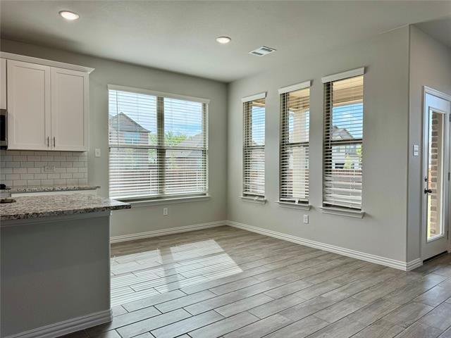 Building Photo - 910 Rosebud Trl