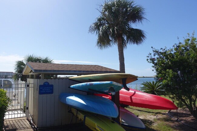 Building Photo - "Coastal Charm Awaits: Stylish 2-Bed Condo in a watefront complex in Fort Walton Beach!"