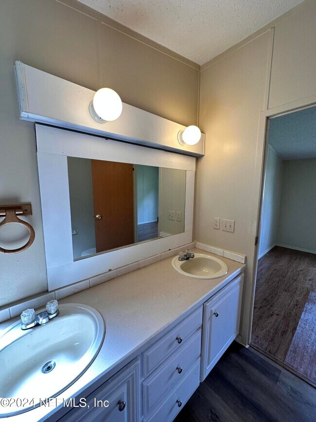 Building Photo - 1751 Freedom Dr