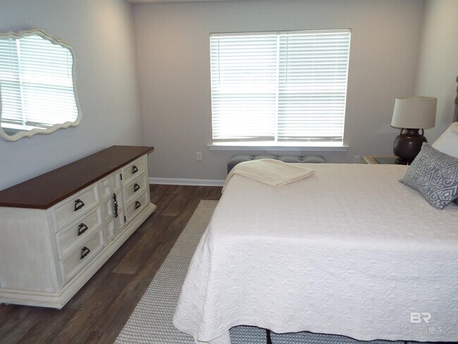 Building Photo - 23333 Shadowridge Dr