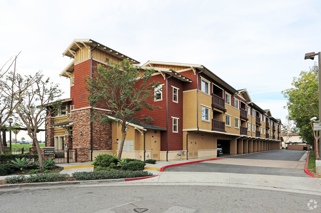 Building Photo - Diamond Aisle Apartments