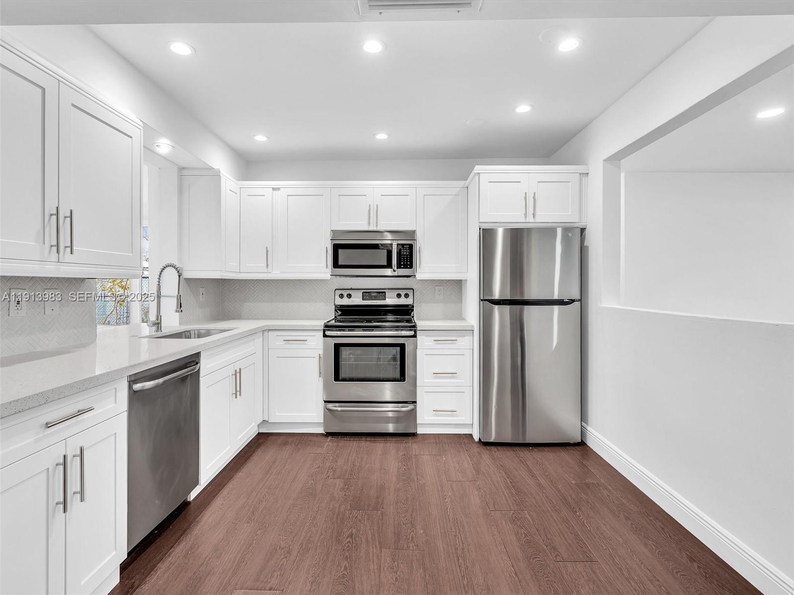 Building Photo - 4500 SW 42nd Ter