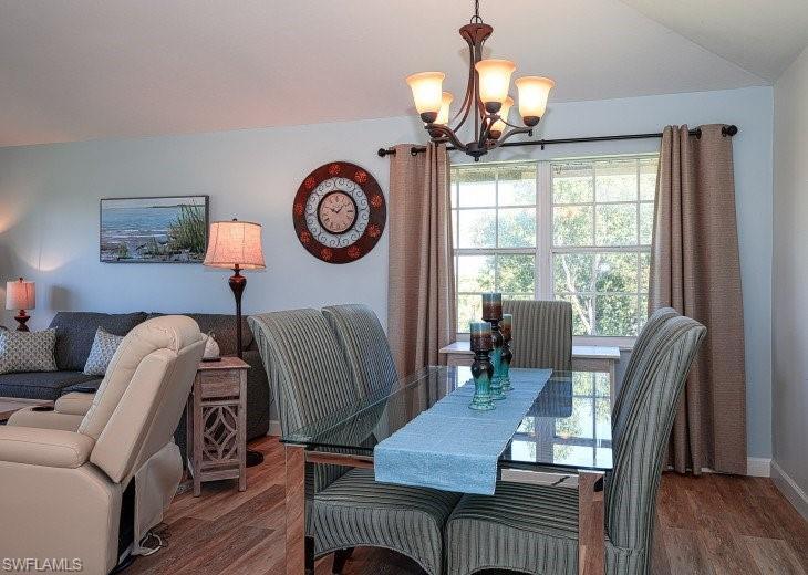 Building Photo - 441 Quail Forest Blvd