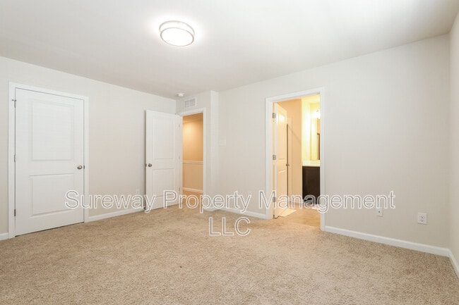 Building Photo - 4 Naples Ln