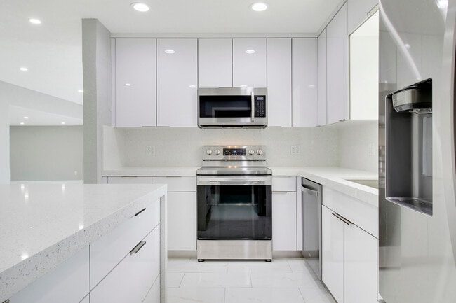 Building Photo - 1231 SW 32nd St