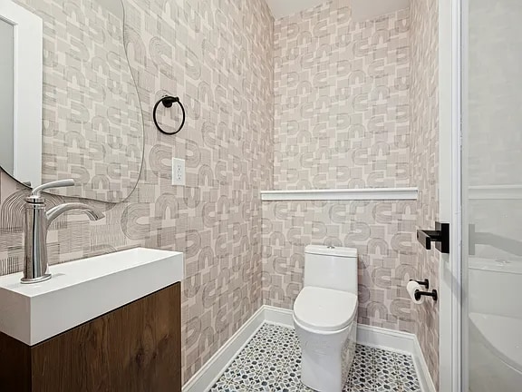 Building Photo - 2926 W Oxford St