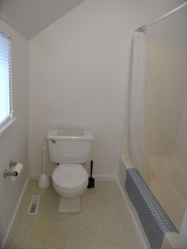Building Photo - 33 Mettler St