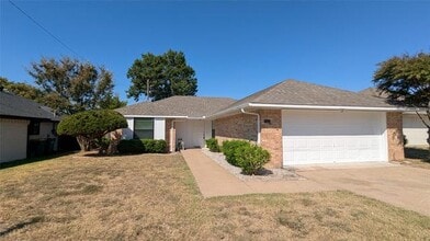 Building Photo - 750 Rosehill Ln