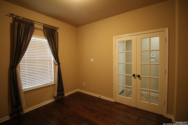 Building Photo - 398 Pecan Meadows