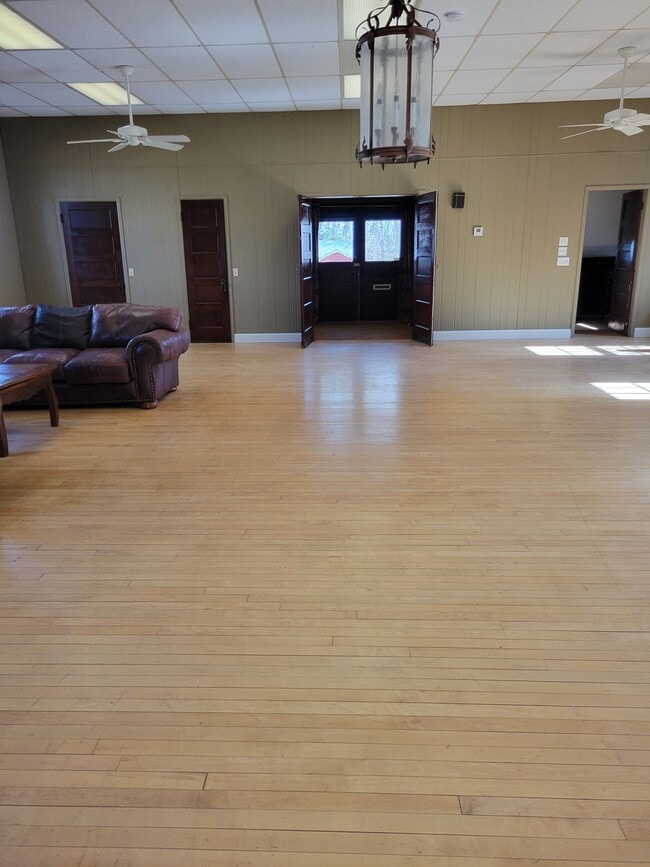 Harwood flooring throughout - 4237 Post Rd