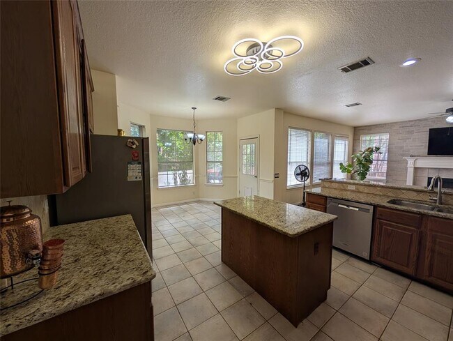 Building Photo - 9910 Jasmine Creek Dr