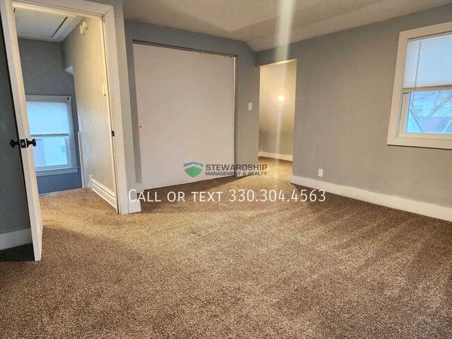 Building Photo - 1603 Hampton Rd