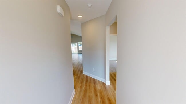 Building Photo - 1064 Moen Lp