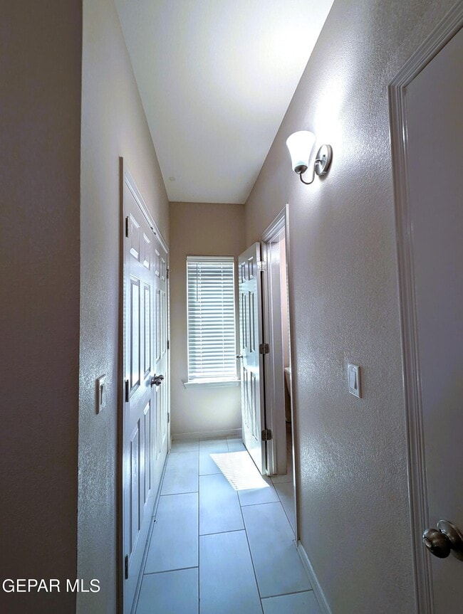 Building Photo - 616 Rafael Marmolejo St