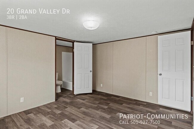 Building Photo - 20 Grand Valley Dr