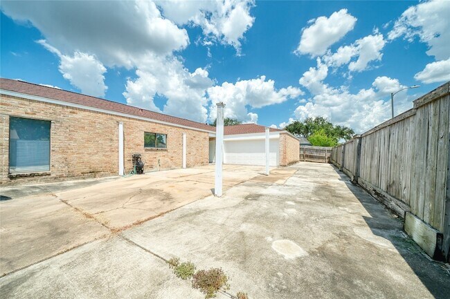Building Photo - 10919 Villa Lea Ln