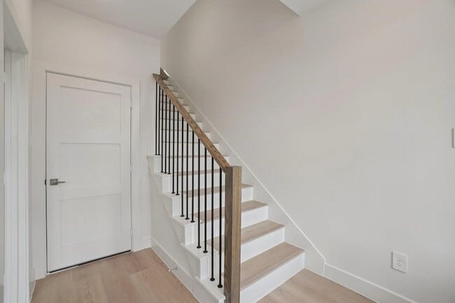 Building Photo - 13351 Goodland St