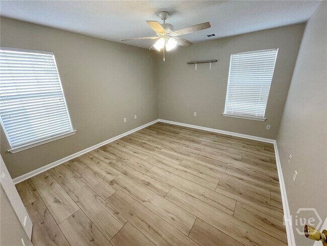 Building Photo - 322 Laurel Hill Cir