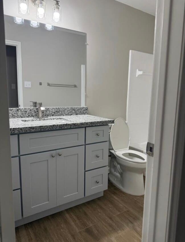 Building Photo - 2511 Castle Pl