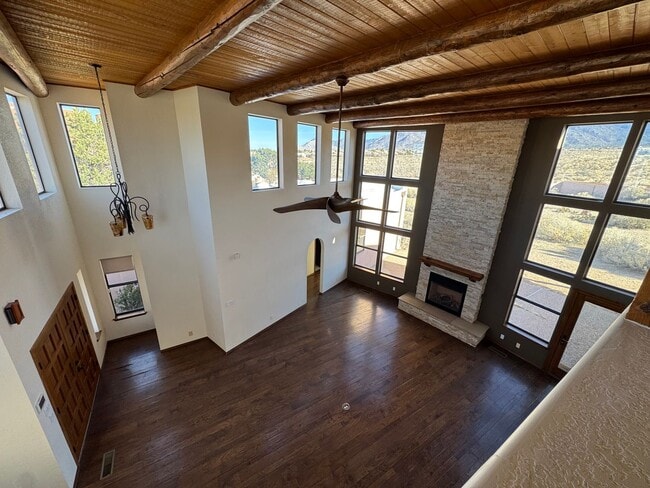 Building Photo - Glenwood Hills Luxury Home