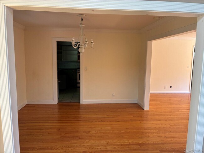 Building Photo - 32 Dogwood Dr