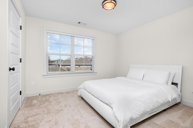 Building Photo - 5628 Gerber Rd