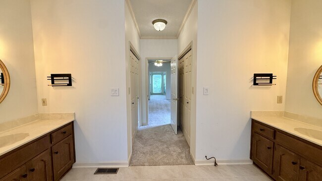 Building Photo - 113 Nobleton Ln NW
