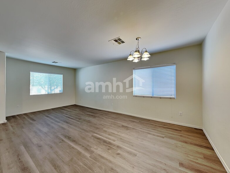 Building Photo - 11635 W Retheford Rd