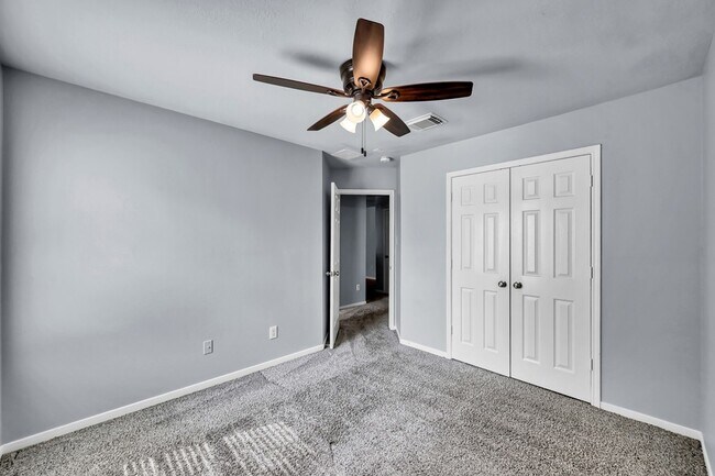 Building Photo - 7811 Holly Berry Ct