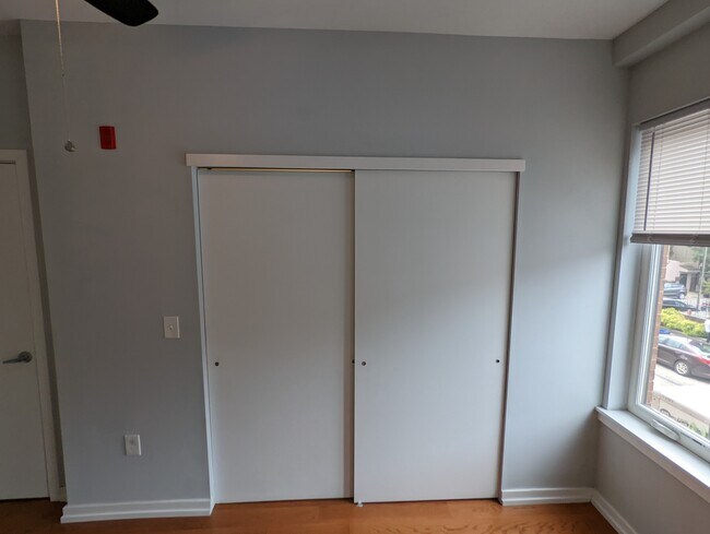 Building Photo - 411 N 41st St