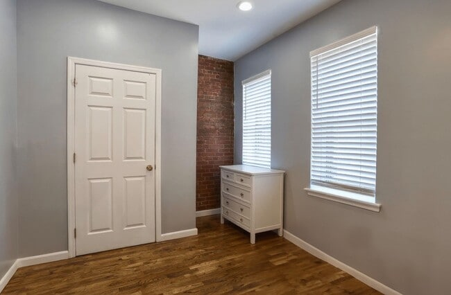 Building Photo - 285 Bergen Ave