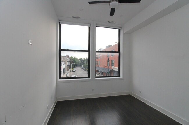 Building Photo - 1474 N Milwaukee Ave