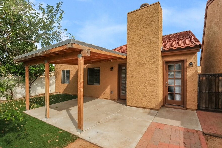 Building Photo - 2848 E Brown Rd