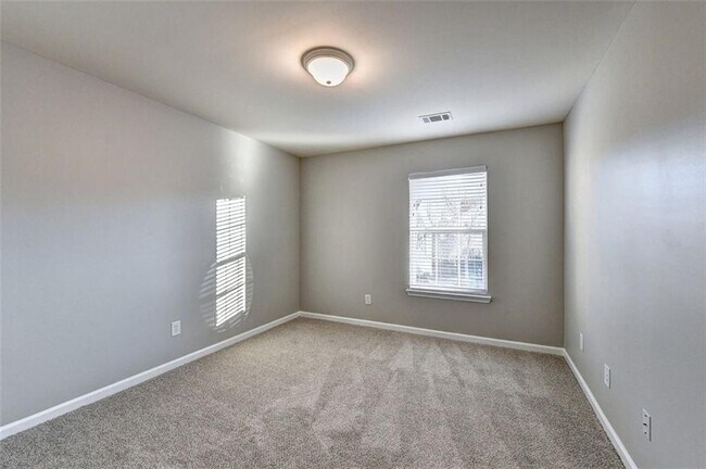 Building Photo - 3070 Centerglen Ln