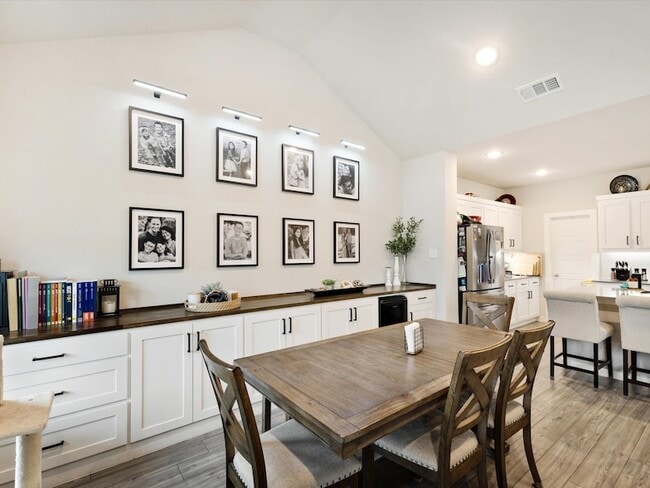 Building Photo - 392 Teton St