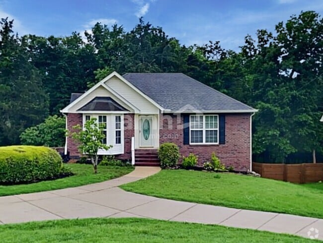Building Photo - 3744 Henricks Hill Dr