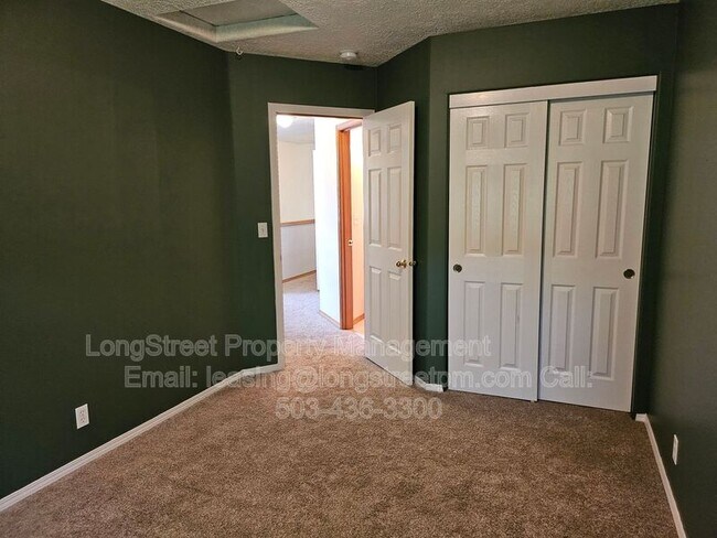 Building Photo - 7445 SE Crystal Springs Blvd