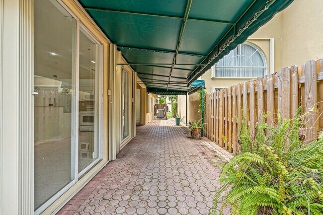 Building Photo - 11255 NW 53rd Ln