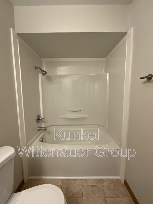 Building Photo - 203 Renee Dr