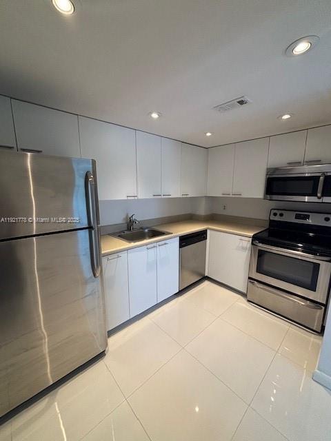 Building Photo - 401 Golden Isles Dr