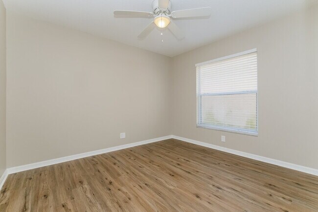 Building Photo - 1843 Horsechestnut Ct