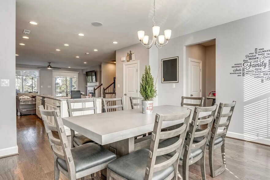 Dinning Area - 23659 Turtle Point Ter