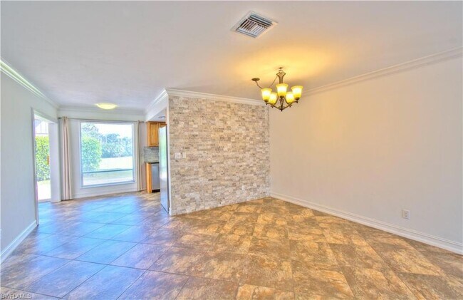 Building Photo - 787 Palm View Dr