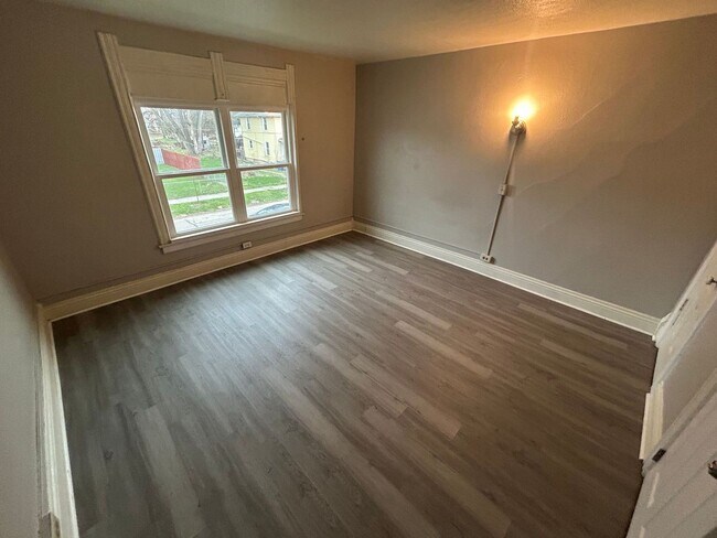 Building Photo - 417 Utah St