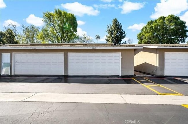 Building Photo - 1459 Deauville Pl