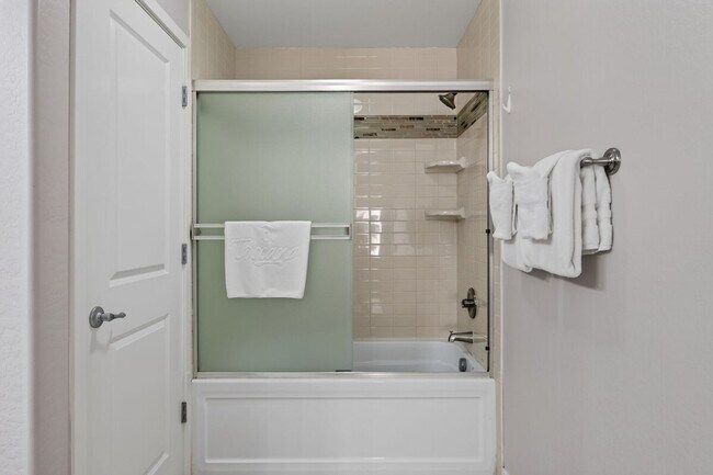 Building Photo - 5350 E Deer Valley Dr