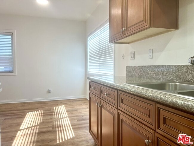 Building Photo - 5263 Riverton Ave