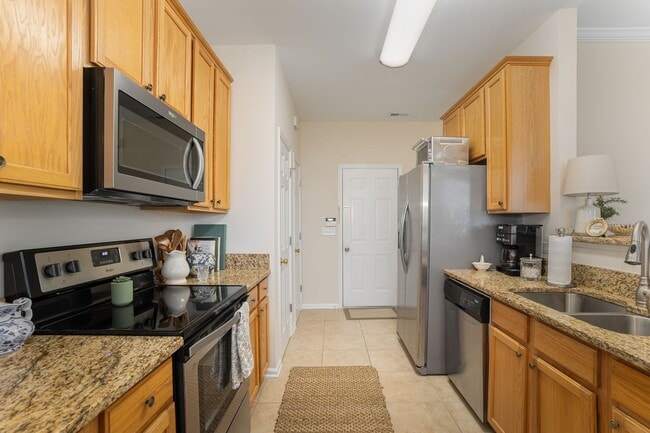 Building Photo - Adorable Home in Delta Ridge - NW Raleigh Just off Glenwood Avenue!