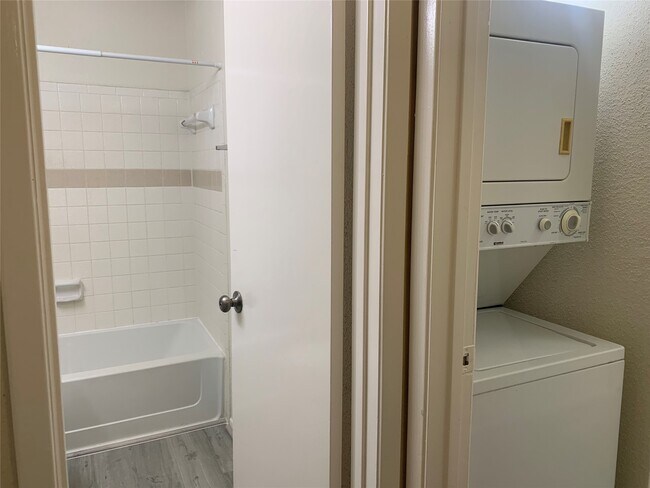 Building Photo - 2710 Grants Lake Blvd